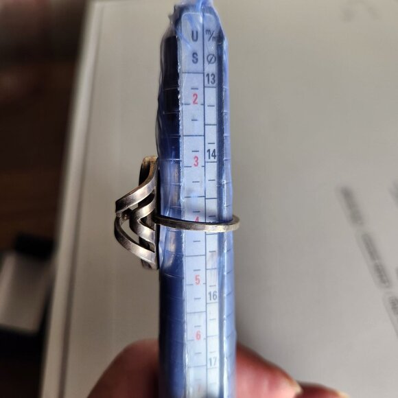 Vintage Native American Sterling Silver Turquoise Ring Size 4 Handcrafted - Picture 3 of 3